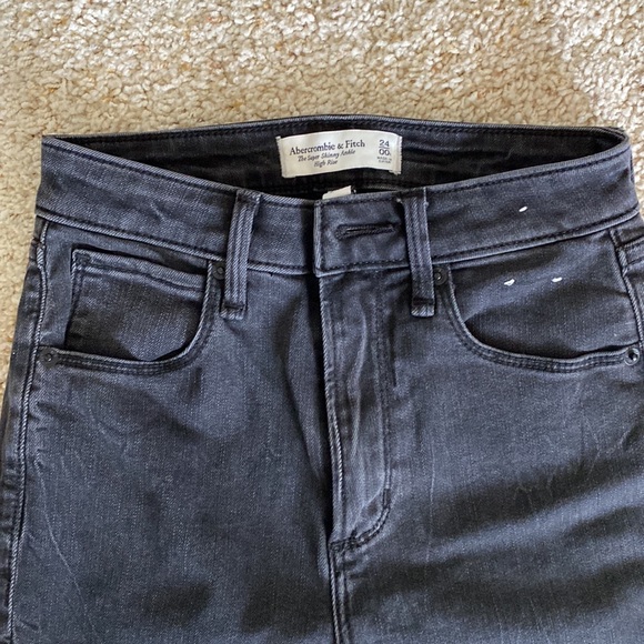 Abercrombie high rise jeans - Picture 5 of 5